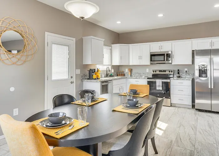 3 Mi To Mall: W/ Large Outdoor Space! * Tucson