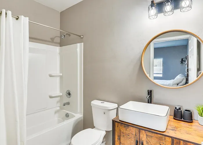 3 Mi To Mall: W/ Large Outdoor Space! Tucson