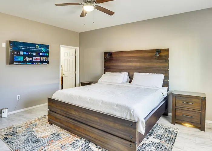 3 Mi To Mall: W/ Large Outdoor Space! * Tucson